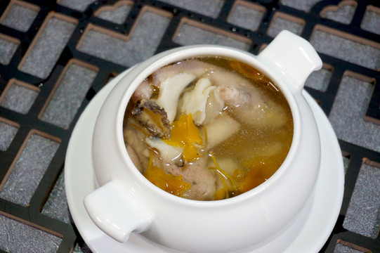 天仔蘭花螺片燉湯