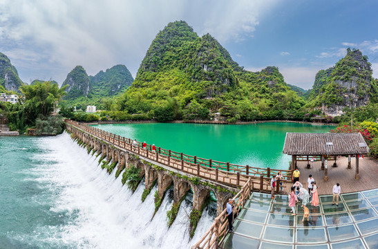 隆安布泉河