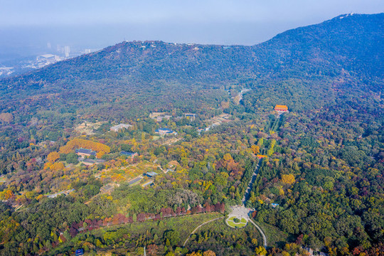 航拍南京鐘山風(fēng)景名勝區(qū)明孝陵