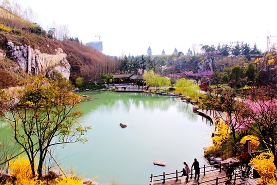山水景點(diǎn)春色
