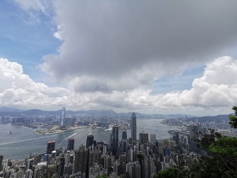 云與城市