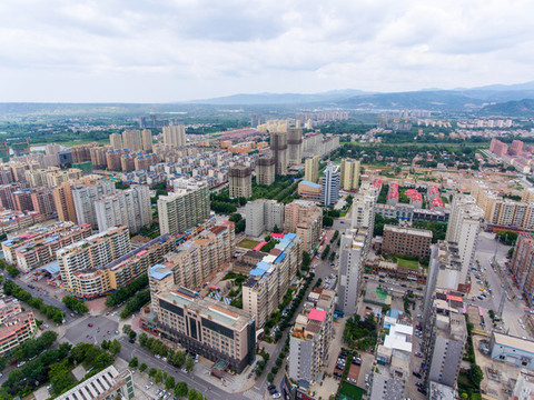 航拍河南三門峽靈寶市城區(qū)風(fēng)光