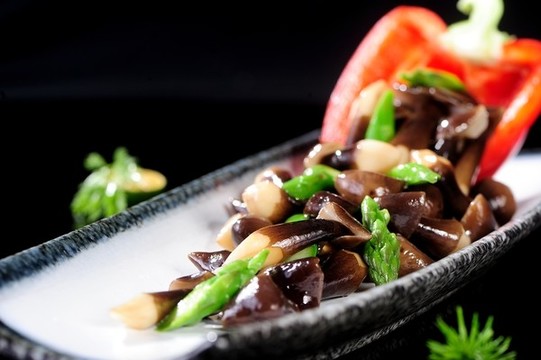 涼拌雞樅菌