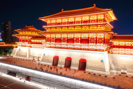 航拍隋唐洛陽城應(yīng)天門遺址夜景