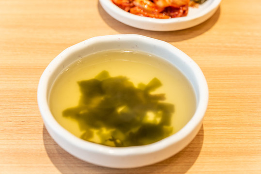 一小碗海帶湯