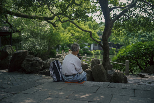 寄暢園