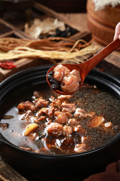 滋補(bǔ)牛鞭湯
