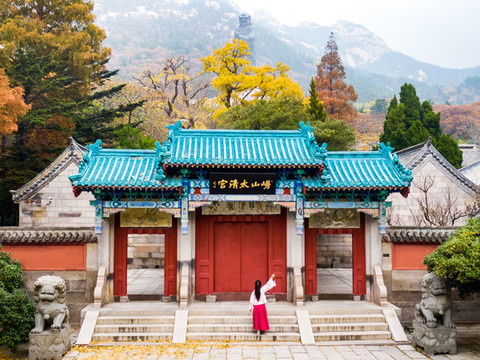 嶗山太清宮景區(qū)大門