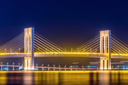 中國(guó)澳門西灣大橋夜景風(fēng)光