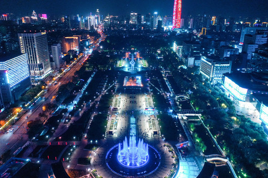 濟(jì)南泉城廣場