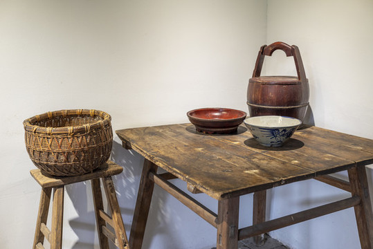 老屋木質(zhì)家具