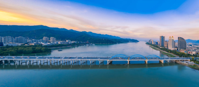 杭州桐廬縣富春江二橋城市環(huán)境