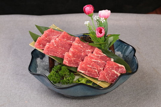 雪花牛肉刺身