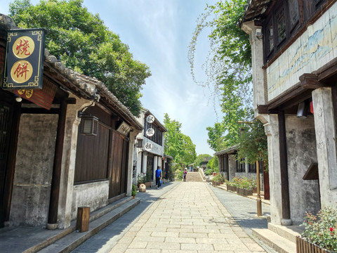 古色古鄉(xiāng)的江南古鎮(zhèn)街區(qū)