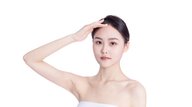 東方女性的臉部特寫