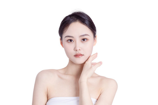 東方女性的臉部特寫(xiě)