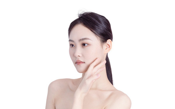 東方女性的臉部特寫