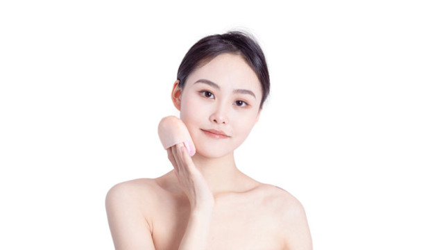 東方女性的臉部特寫