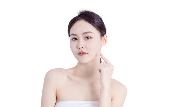 東方女性的臉部特寫