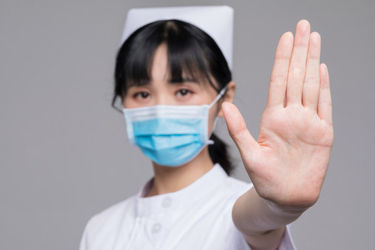 年輕的女護(hù)士