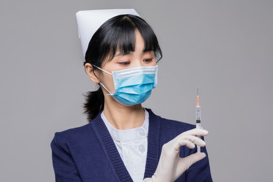 年輕的女護士