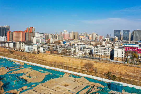 航拍鄭州商代遺址城垣土城墻