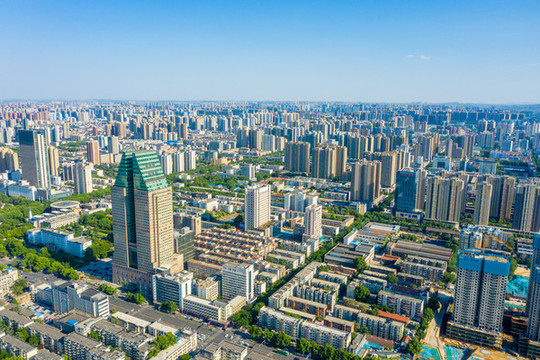 航拍河南鄭州裕達(dá)國(guó)貿(mào)酒店大樓