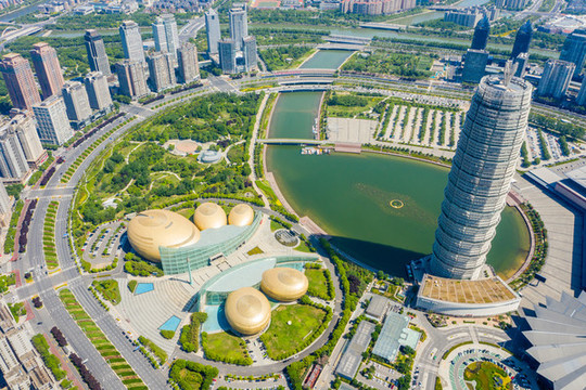航拍河南鄭州鄭東新區(qū)CBD