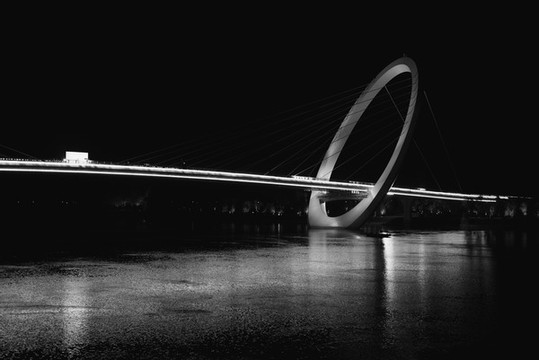 南京眼步行橋