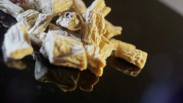 旋轉(zhuǎn)拍攝中藥材黨參