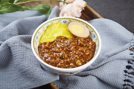 鹵肉飯