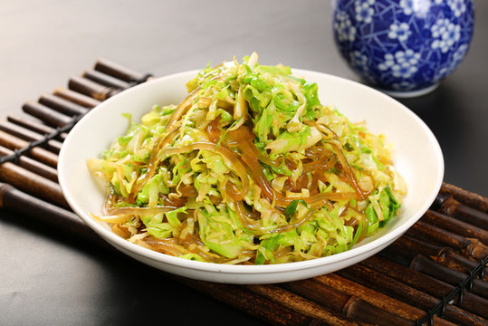 包菜炒粉