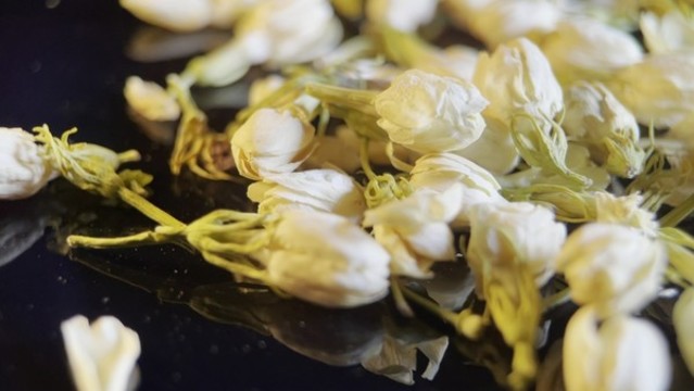 旋轉(zhuǎn)黑場茉莉花4k