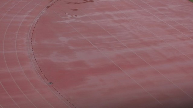 雨中積水操場