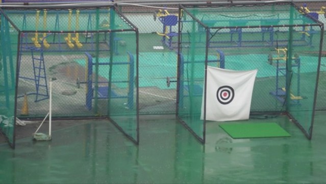 雨中積水操場(chǎng)