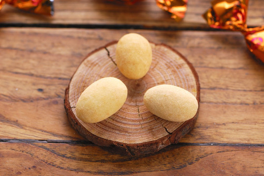 優(yōu)咔扁桃仁豆乳白巧克力