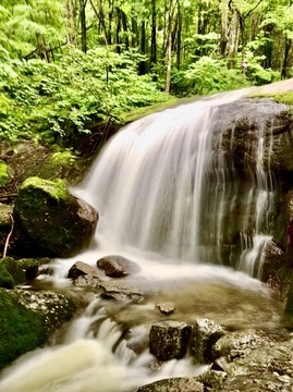 居石問瀑