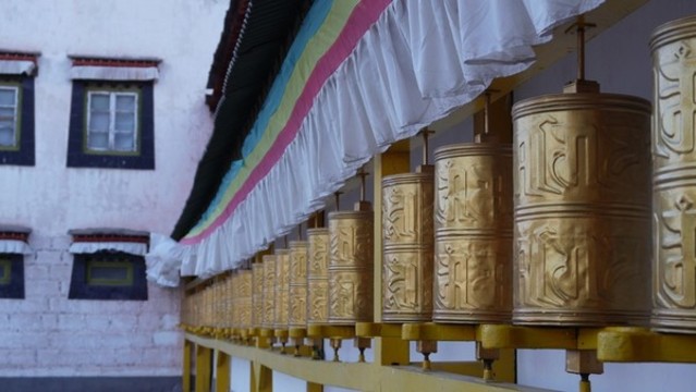 藏族轉(zhuǎn)經(jīng)筒中華民族園