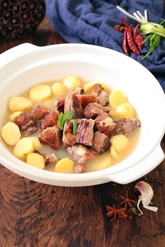 臘排骨燉土豆