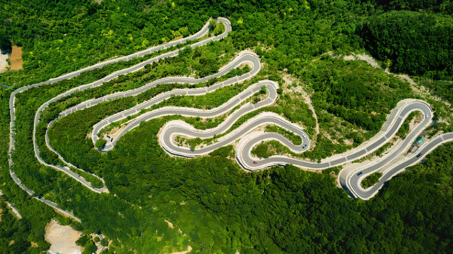 青州仰天山九龍盤蜿蜒山路