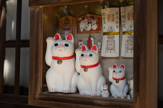 日本寺廟招財(cái)貓
