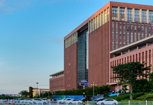 珠?？萍紝W(xué)院圖書館大樓