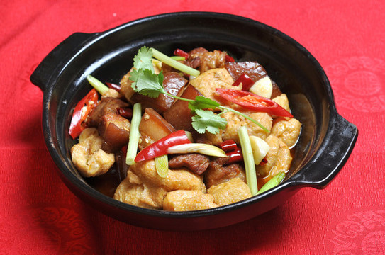 油豆腐紅燒肉
