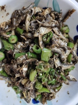 油炸小魚