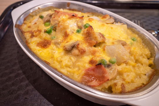 葡式蘑菇火腿雞球焗飯