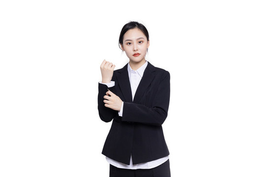 身穿西裝的商務(wù)自信女性