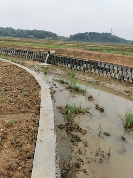 改造水壩
