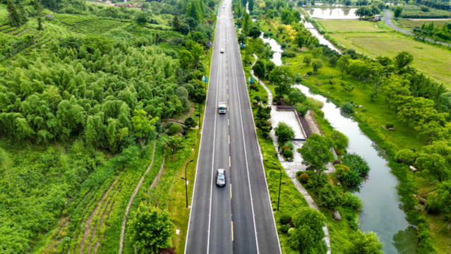 航拍鄉(xiāng)村公路
