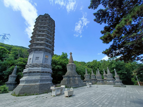 戒臺寺塔林