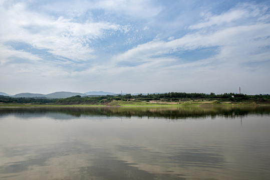 水庫(kù)池塘